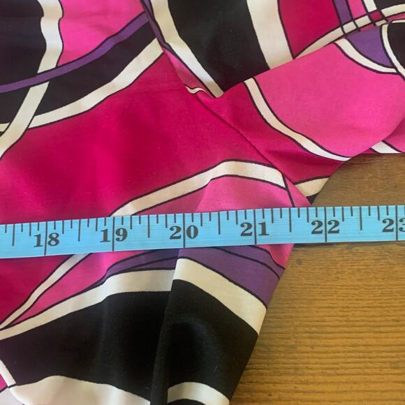 Pink, Purple, Black and White Abstract Designed V Neck Faux Wrap Top XL - Picture 6 of 7